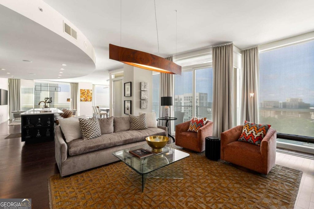 3325 Piedmont Road 2006, Atlanta