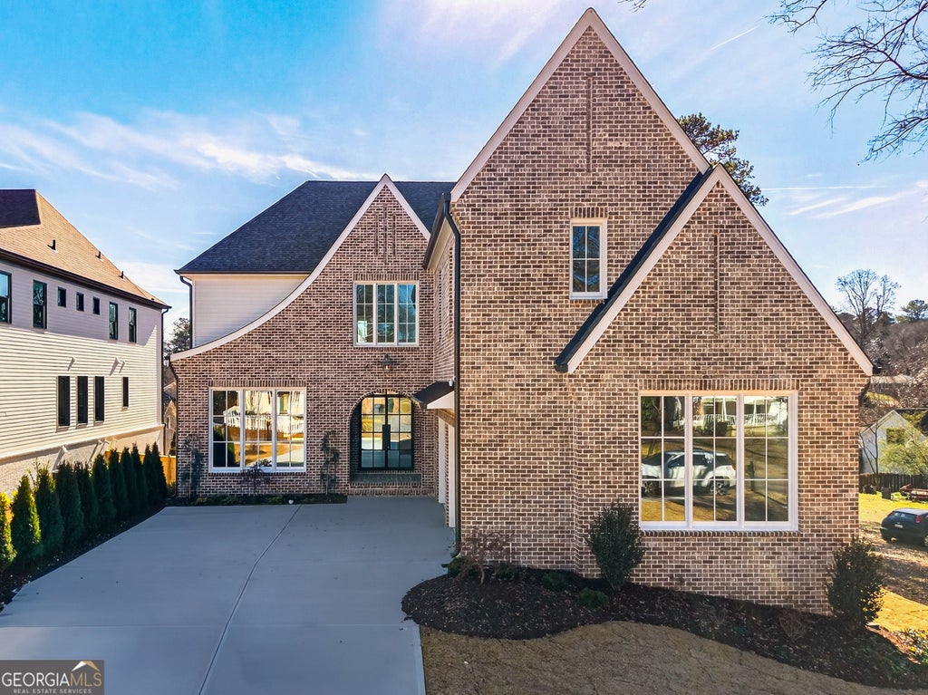 102 King Street, Roswell