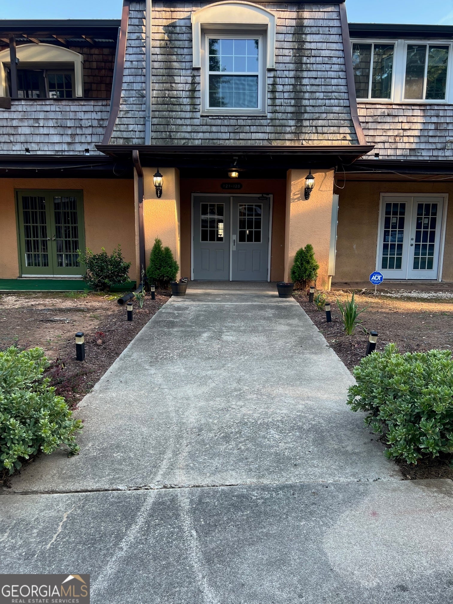 Photo of Listing #10684091