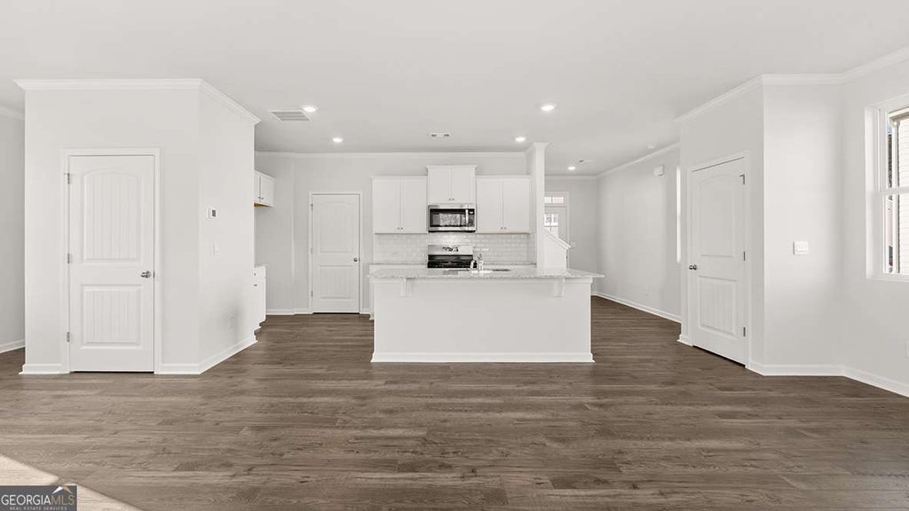 718 Meteor Drive, Mableton