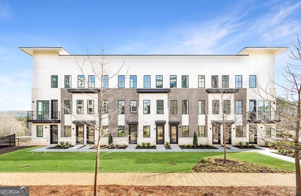 7130 Summit Place, Alpharetta