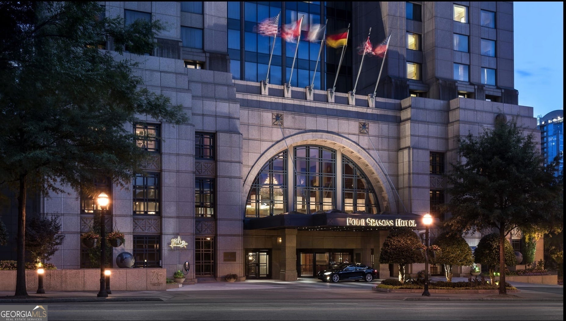 Photo of Listing #10696256