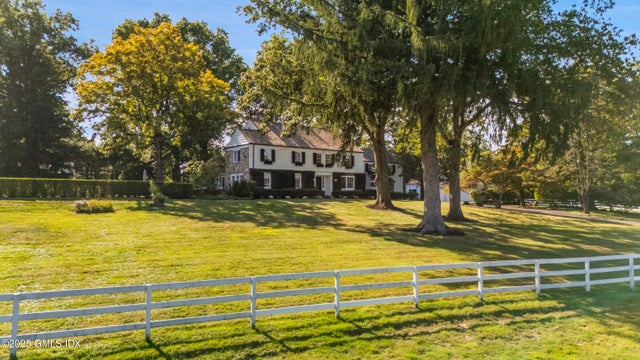 508 Round Hill Road, Greenwich