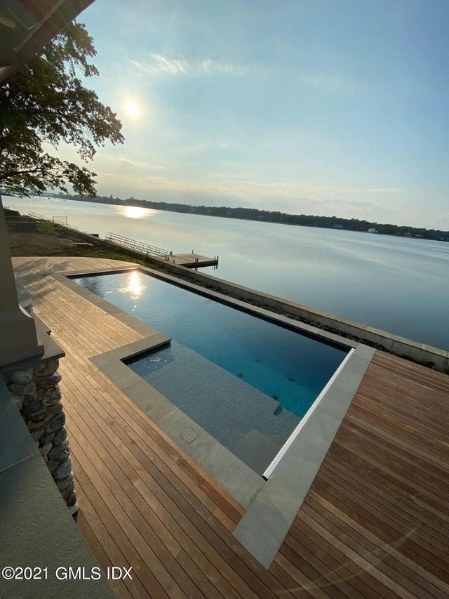 25 West Way, Old Greenwich