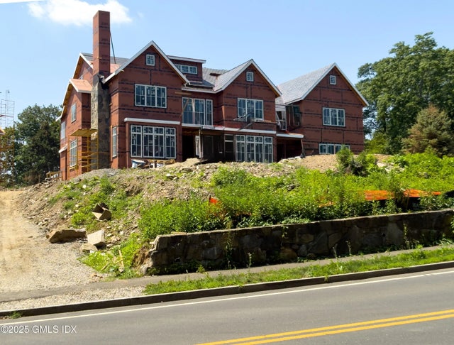 68 Dearfield Drive, Greenwich