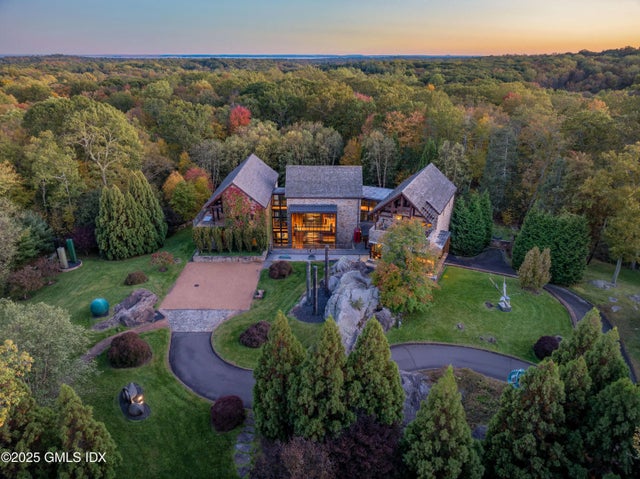 71 N Porchuck Road, Greenwich