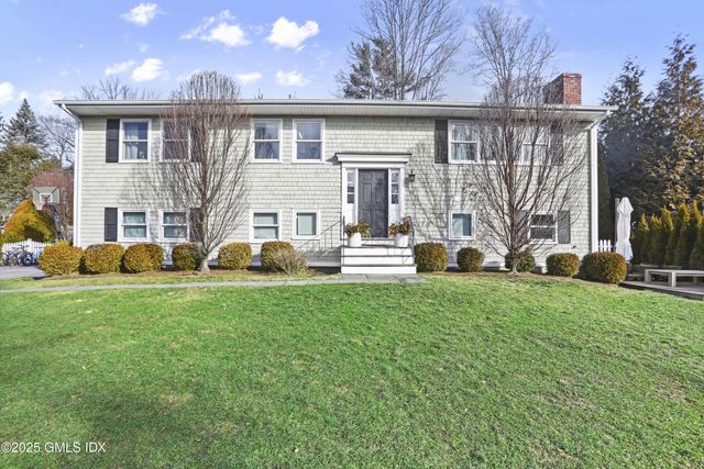 6 Meadowbank Road, Old Greenwich