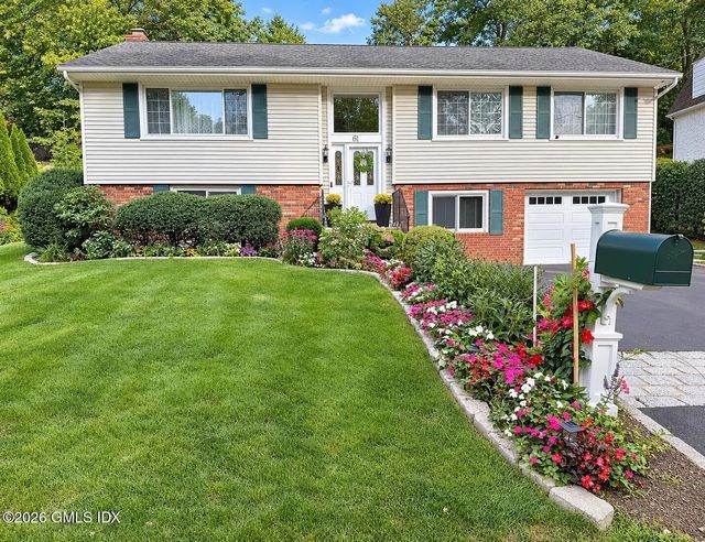 61 Center Drive, Old Greenwich