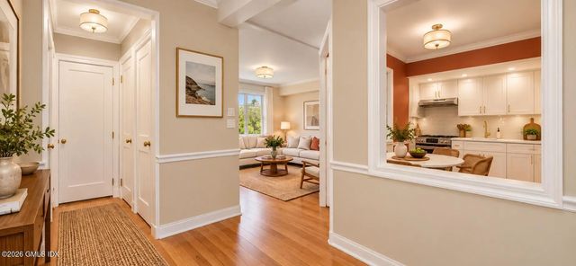 52 Lafayette Place Apt 2b, Greenwich