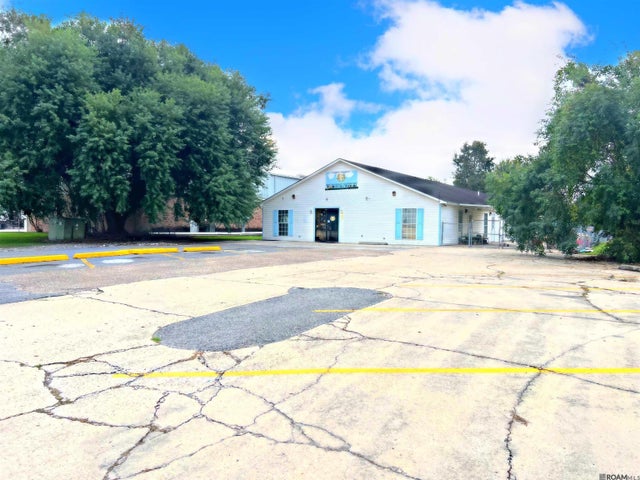 1213 Commercial Dr, Port Allen