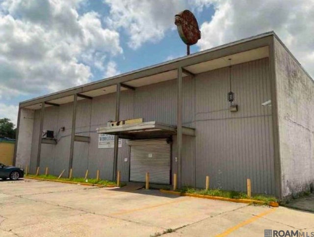 2255 N Foster Dr, Baton Rouge