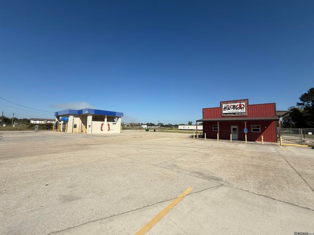 8337 Airline Hwy, Livonia