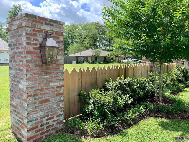 7842 Jeremiah Way, Baton Rouge