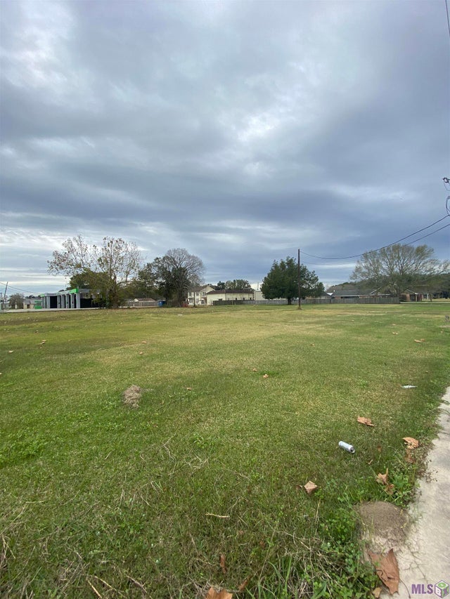 7730 Highway 1, Addis