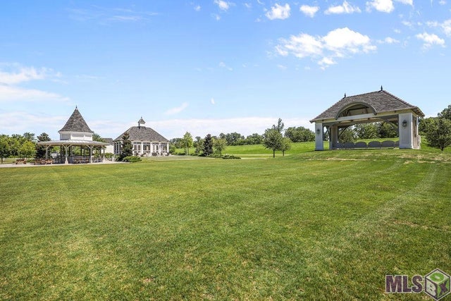 Mu5-mu8 Pearl Ln, Baton Rouge