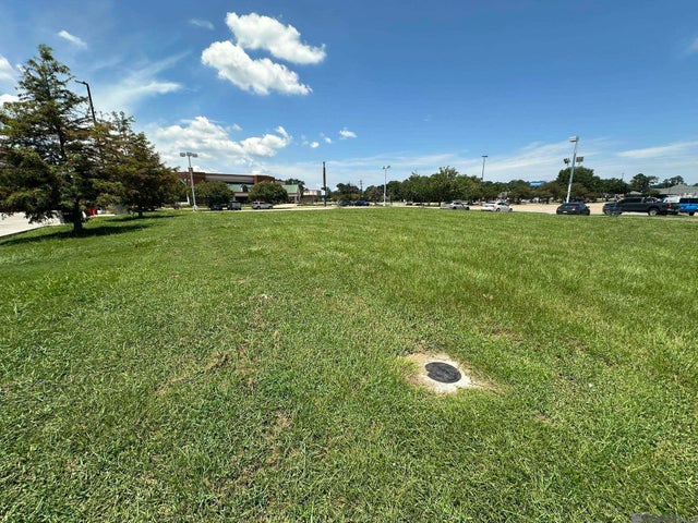 900 S Range Ave, Denham Springs