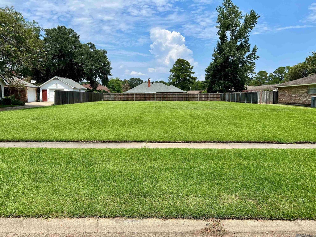 12525 Parkknoll Ave, Baton Rouge