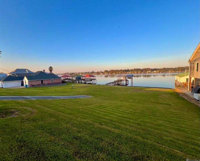 7908 False River Rd, Oscar