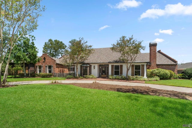 8753 W Fairway Dr, Baton Rouge