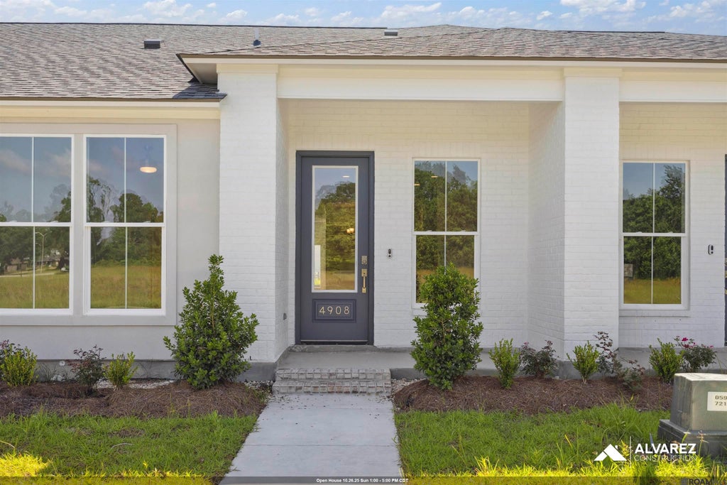 4908 Bob Odom Dr, Zachary