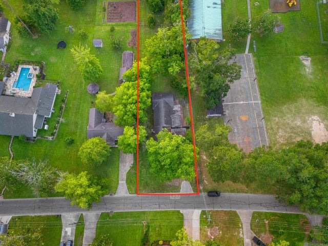 457 Nelson Dr, Baton Rouge