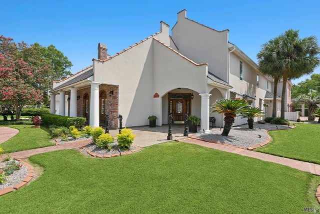 2237 Dove Hollow Dr, Baton Rouge