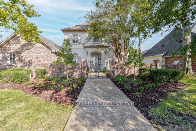 7409 Rue Henri, Baton Rouge