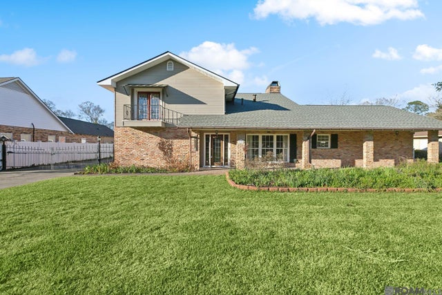 9555 Goodwood Blvd, Baton Rouge