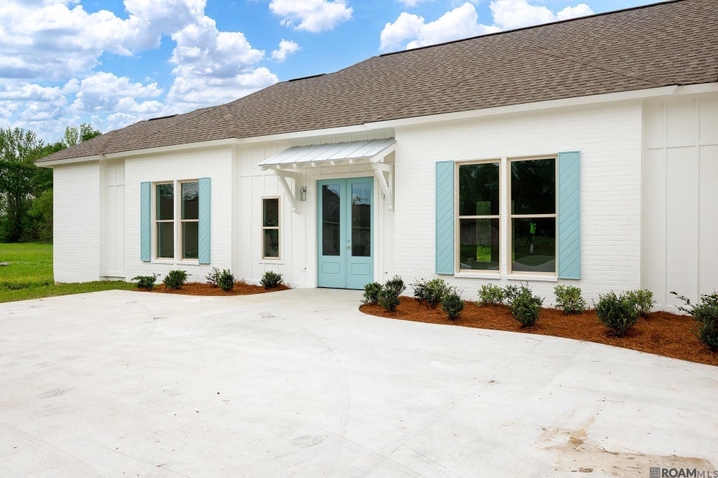 1033 W Worthey St, Gonzales