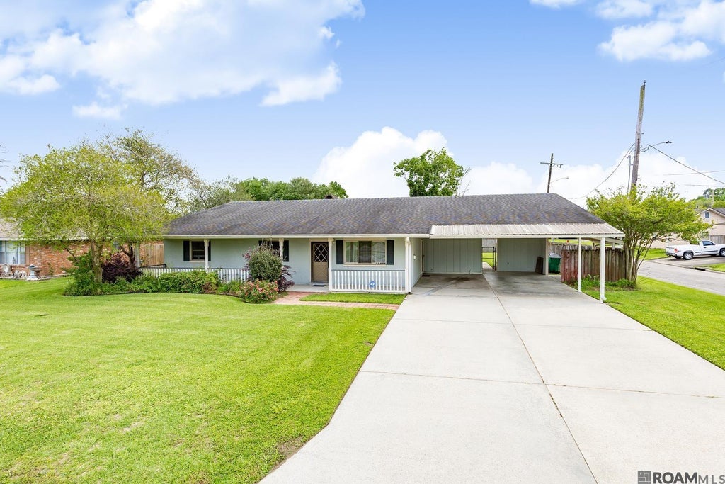 58985 Postell Ave, Plaquemine