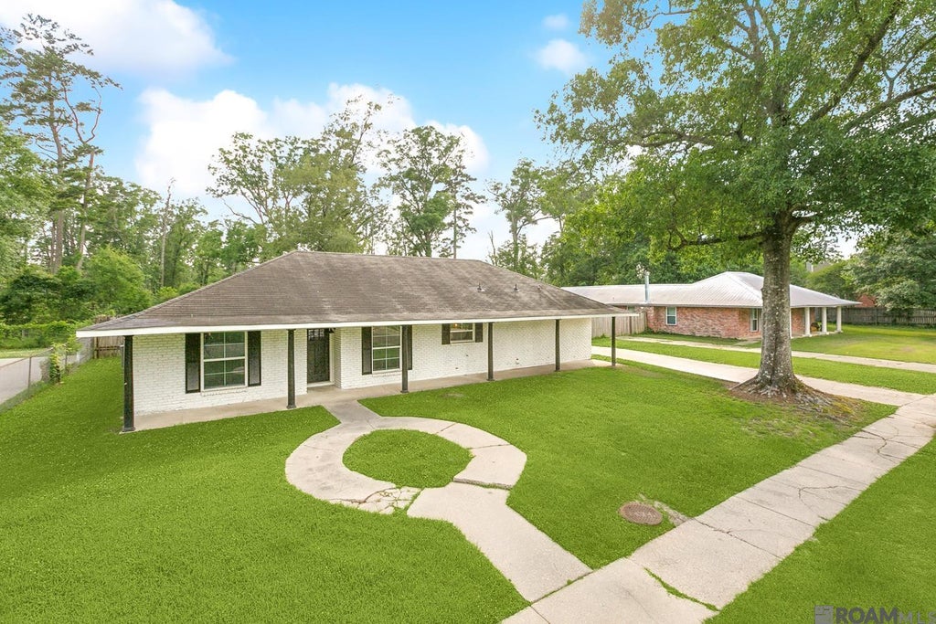 1526 Chartes Ave, Denham Springs