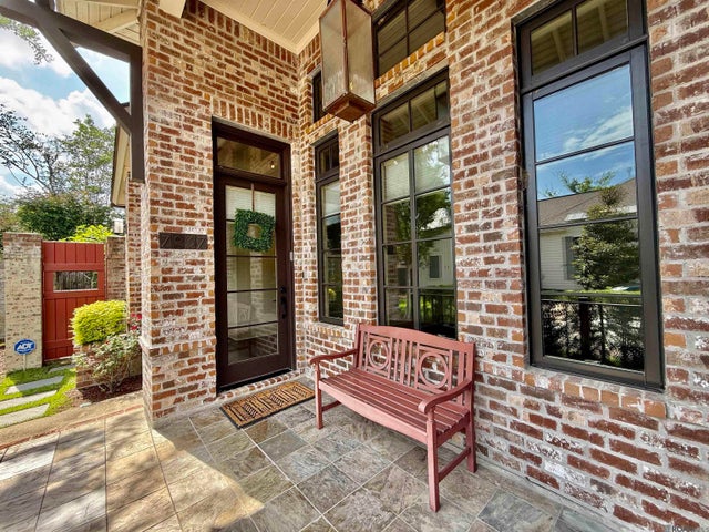 7037 Etage Ct, Baton Rouge