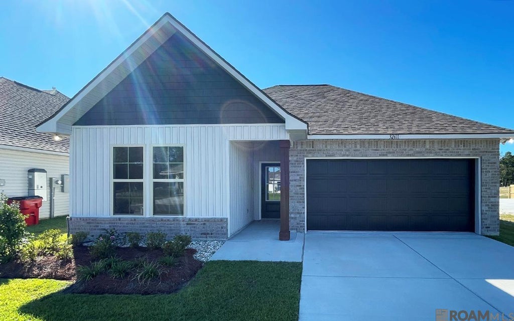 32611 Flower Tree Ct, Walker