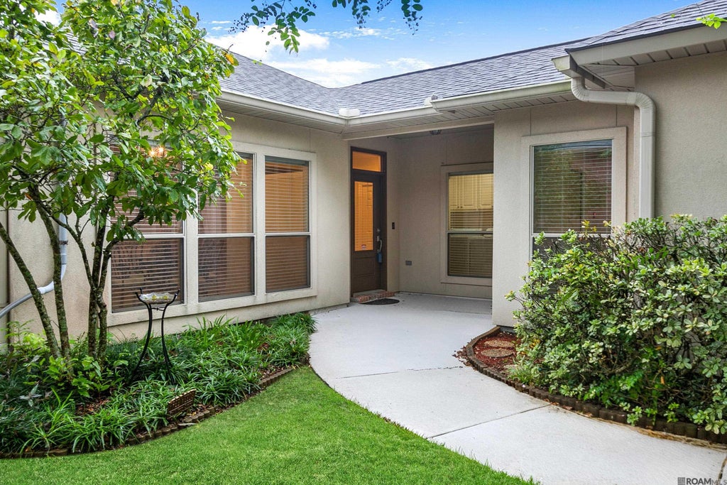 5310 Courtyard Dr, Gonzales