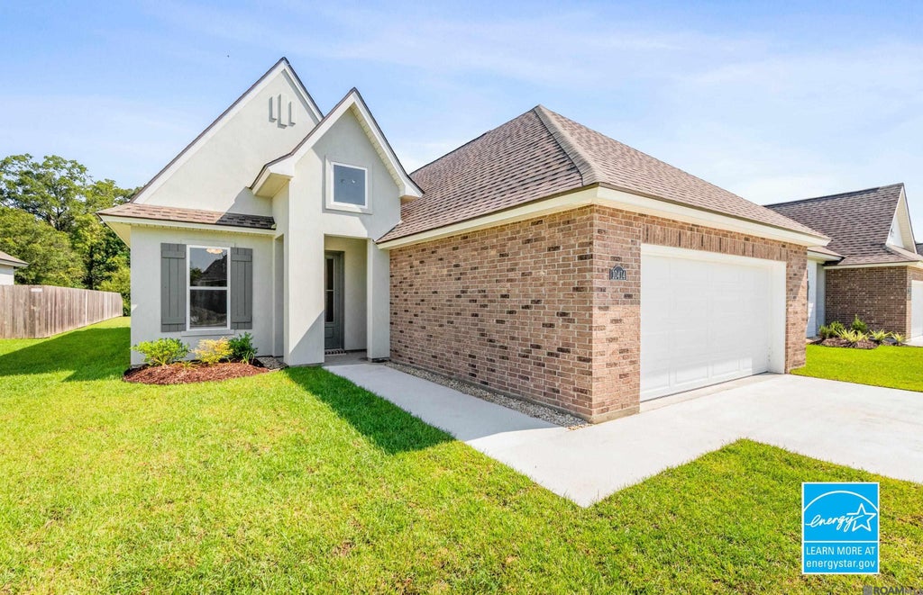 10414 Highland Lakes Dr, Denham Springs