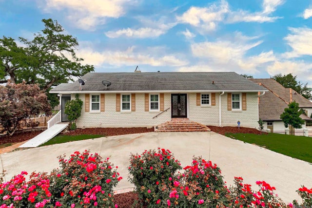 1214 E Main St, New Roads