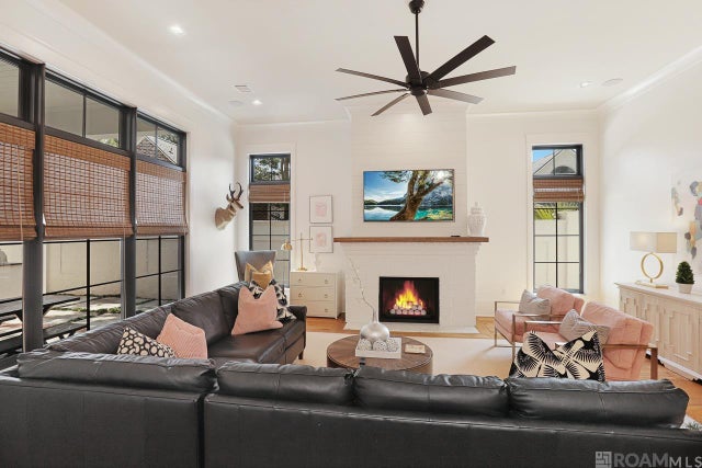 8741 Marques Ln, Baton Rouge