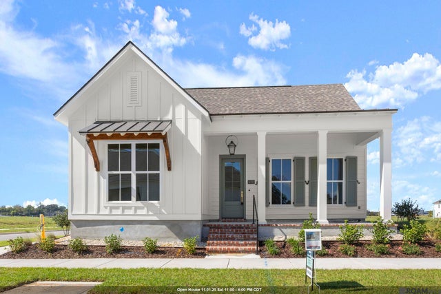 14332 Farris Dr, Baton Rouge