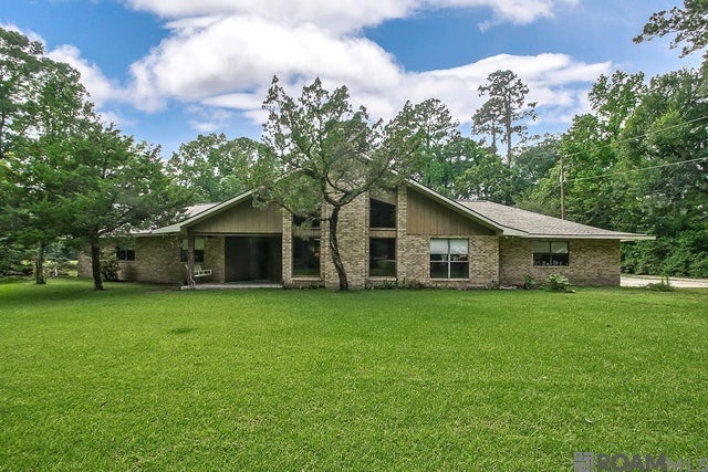1055 N River Rd, Denham Springs