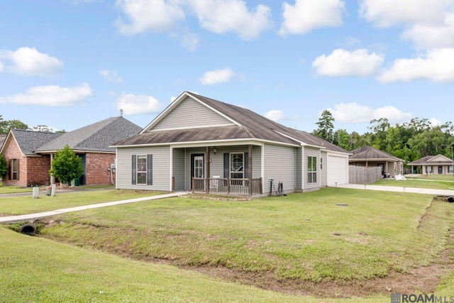 10804 Moss Pointe Dr, Denham Springs