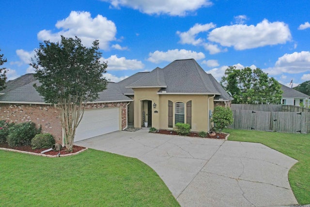 6900 Lakeland Dr, Zachary