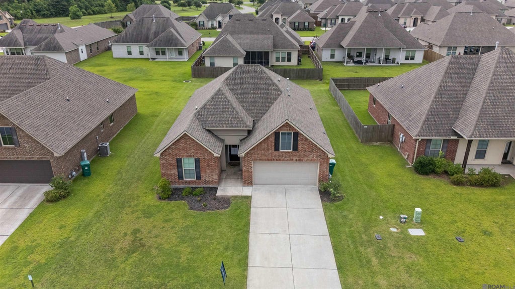 8900 Cresson Dr, Denham Springs