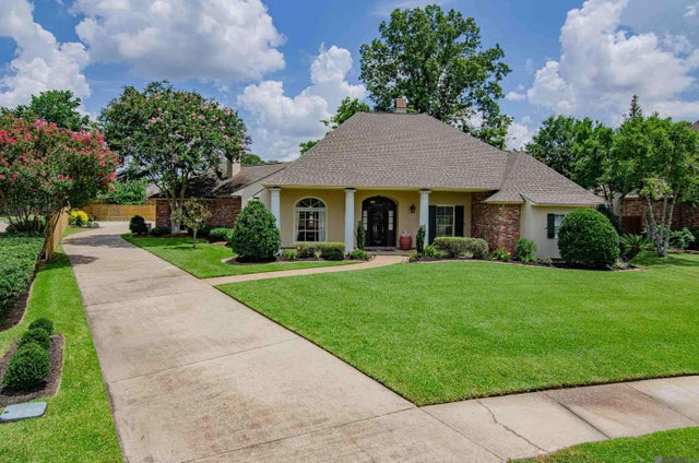 11105 N Lakeside Oaks Ave, Baton Rouge