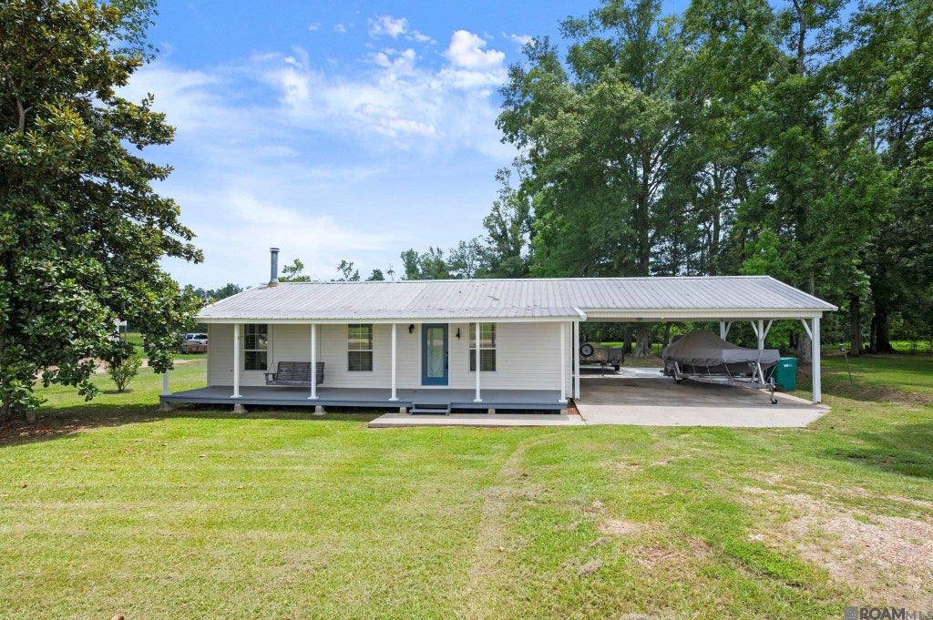 1942 La Hwy 1041, Holden