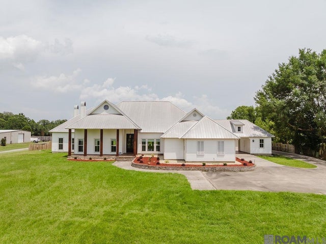 25640 4-h Club Rd, Denham Springs