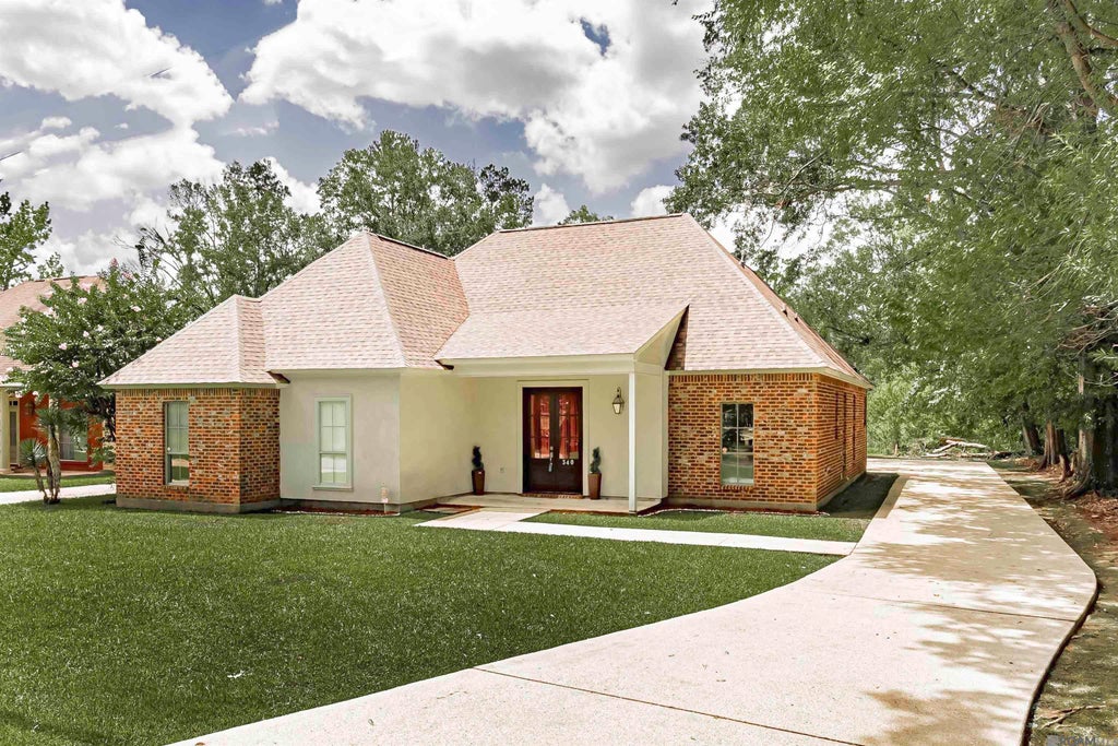 340 Sullivan St, Denham Springs