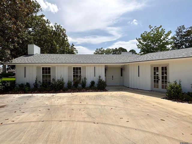 1406 False River Dr, New Roads