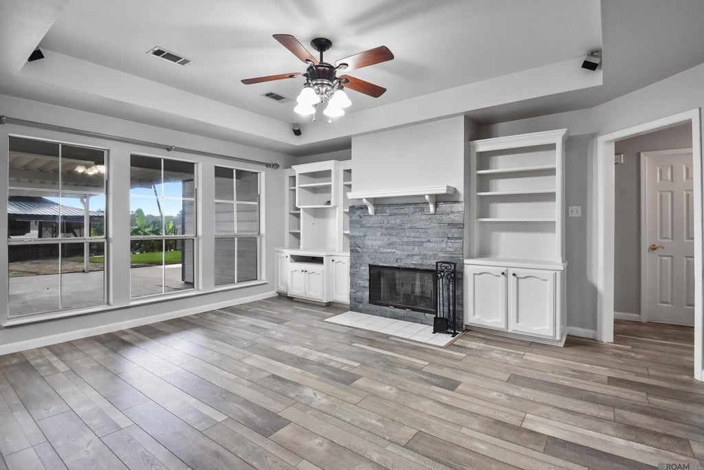 10290 Lake Park Ave, Gonzales