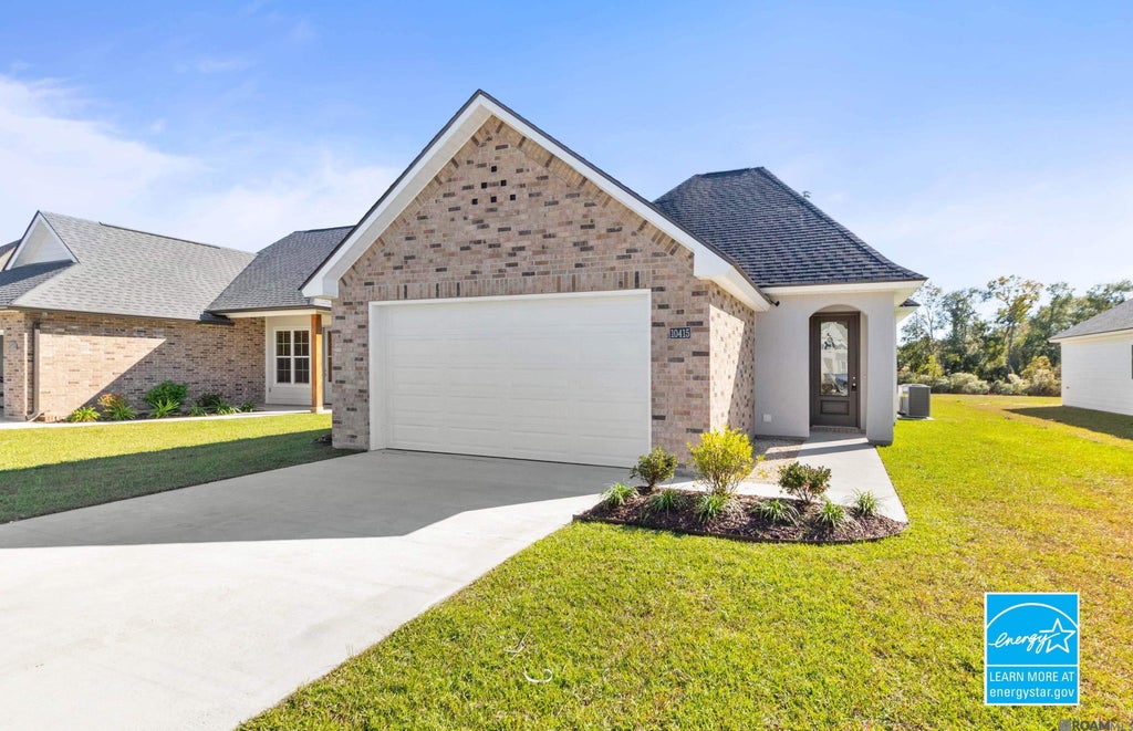 10415 Highland Lakes Dr, Denham Springs