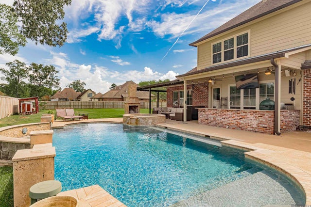 15233 Summer Park Ln, Baton Rouge